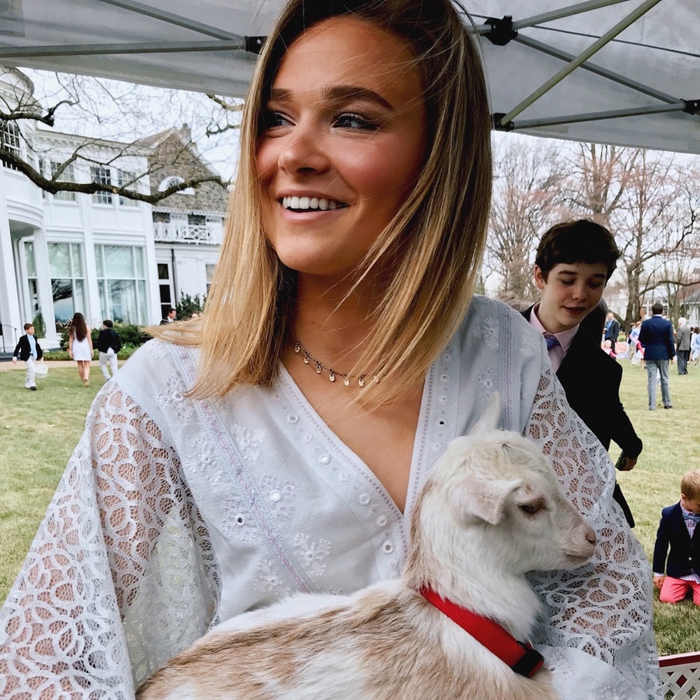 Meet your Posher, Joanie